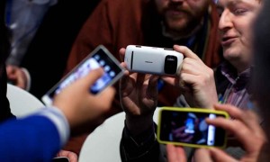 Youth-mobile-and-sex