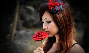 woman-with-rose