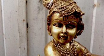 आश्चर्यजनक चमत्कार विडियो में देखिये बाल गोपाल श्री कृष्ण की मूर्ति को दूध पीते हुए!