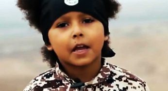 ये 4 साल का बच्चा चलाता है बन्दूक, मिलिए ISIS के सबसे कम उम्र जेहादी से!