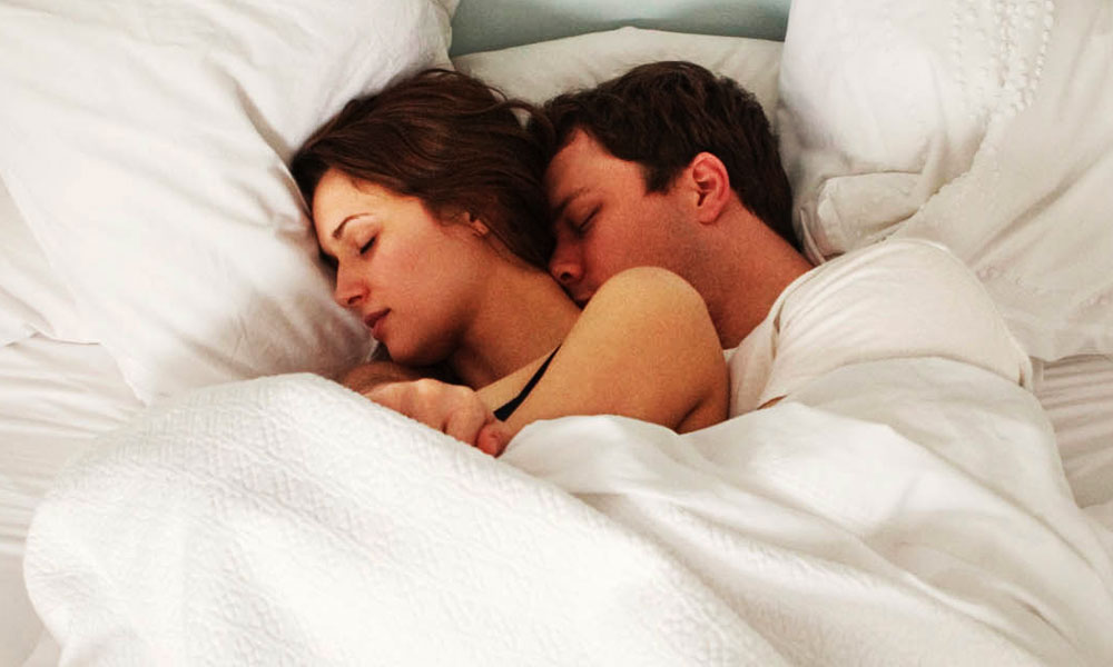 benefits of cuddling with your spouse