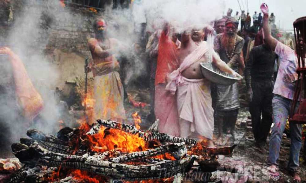 Lord Shiva Comes At Kashi Smashan Ghat To Play Holi