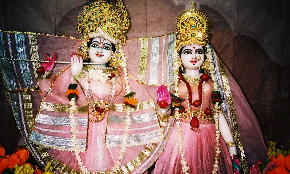 Nidhivan Rang Mahal Radha And Krishna In Vrindavan