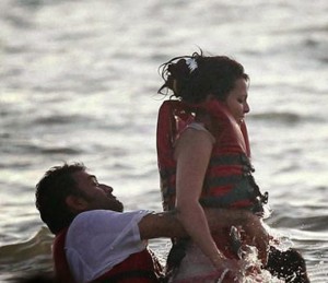 MS Dhoni And Sakshi Honeymoon@photo-control.blogspot.com (4)