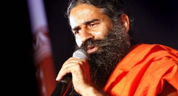 बाबा रामदेव की ये फनी तस्वीरे आपको हंसा हंसाकर लोट पॉट कर देगी!