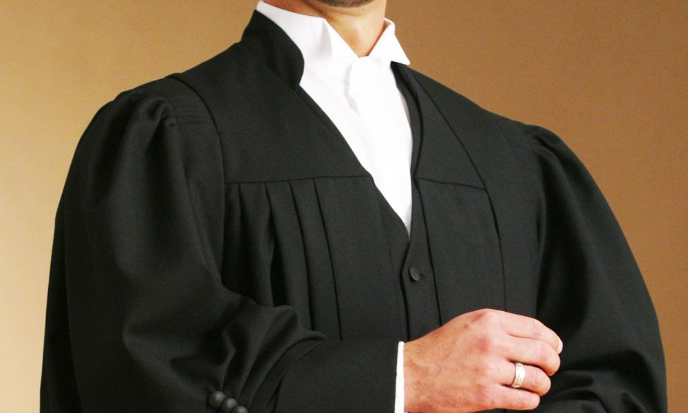 वकील काले रंग का कोट क्यों पहनते है