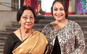 Mala-Sinha-with-her-daughter-Pratibha