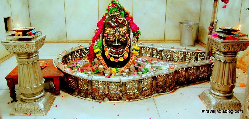 चिता की राख से आरती करने पर खुश होते हैं राजा महाकालेश्वर