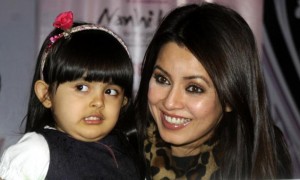mahima chaudhri with her baby