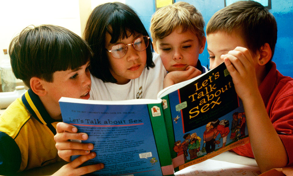 बच्चों को सेक्स एजुकेशन