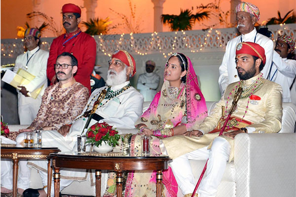 thumb800_udaipur_rajasthan_Shriji_Arvind_Singh_Mewar_Nivritti_Kumari_Mewar_and_Lakshyaraj_Singh_Mewar_1