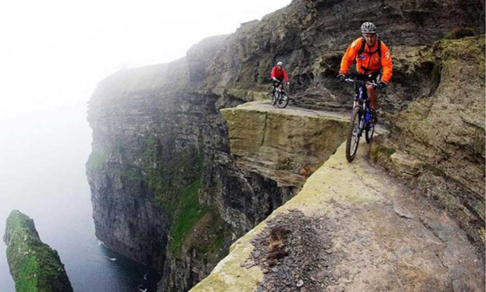 खतरनाक रास्तें