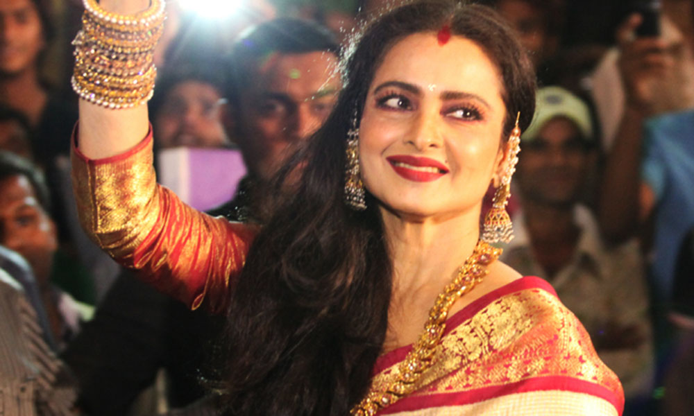 अभिनेत्री रेखा