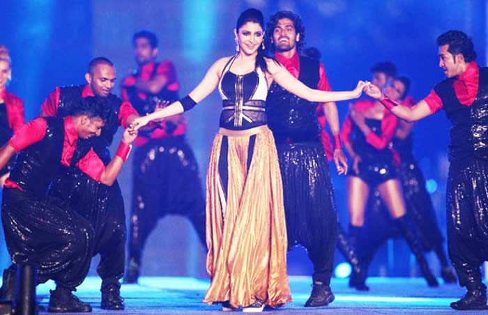 बॉलीवुड सितारों की शादी में डांस परफॉर्मेंस