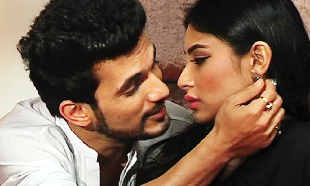 टीवी पर इंटीमेट सीन्स का तड़का