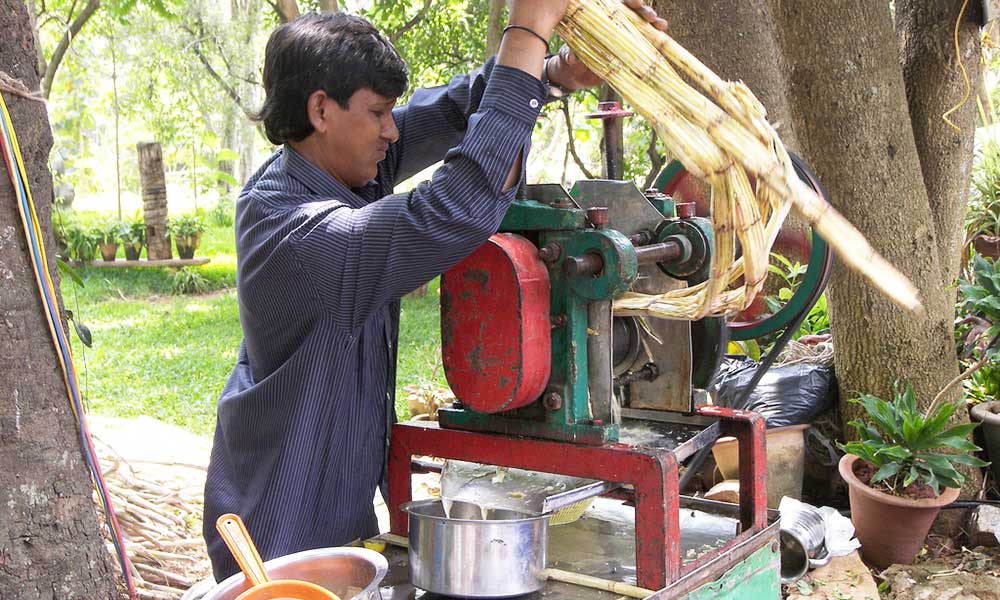 सड़क किनारे मिलने वाले गन्ने के रस की शुद्धता