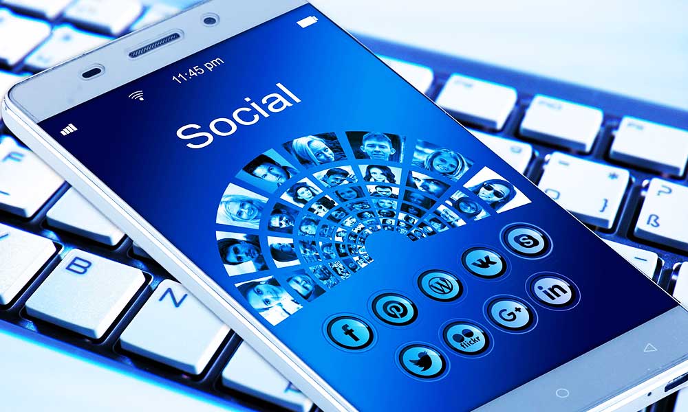 सोशल मीडिया प्रोफाइल