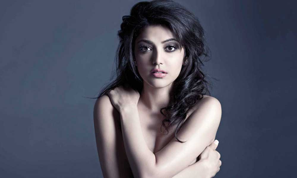 काजल अग्रवाल टॉपलेस