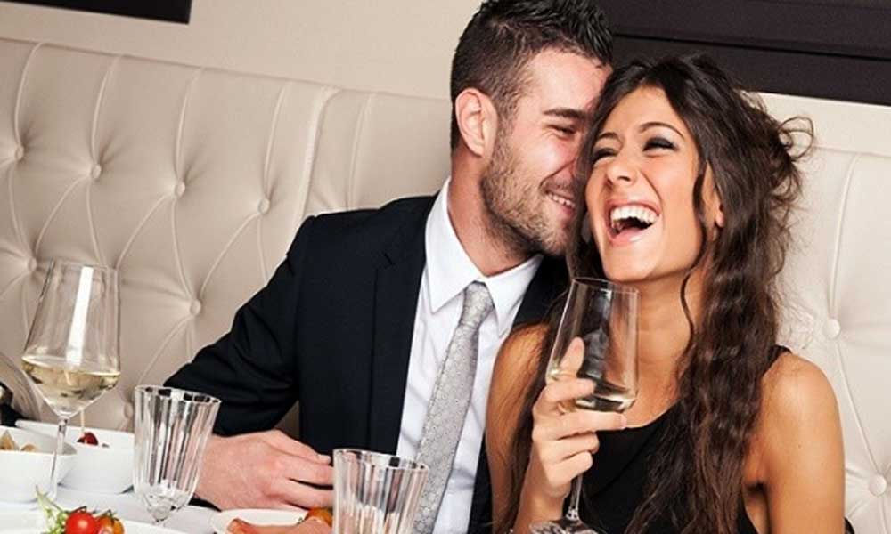 जगहें जहाँ लड़के दूसरी लड़की के साथ जाते है