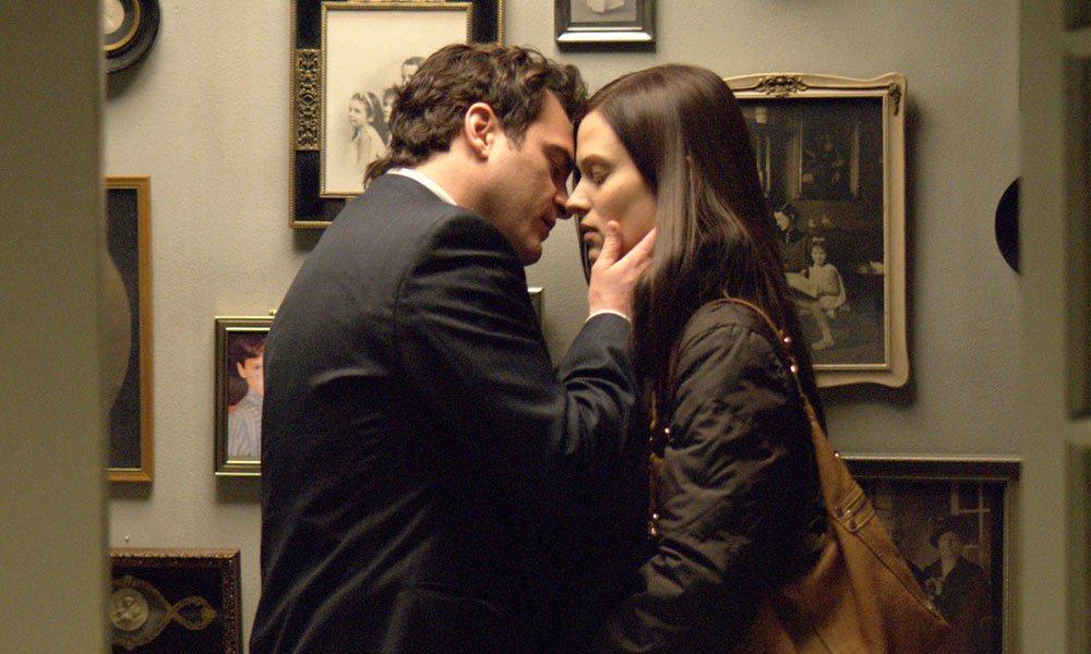 पागलों की तरह प्यार