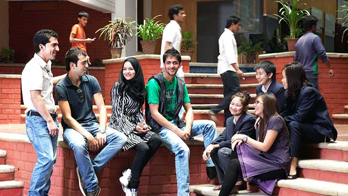 हाफ गर्लफ्रेन्ड