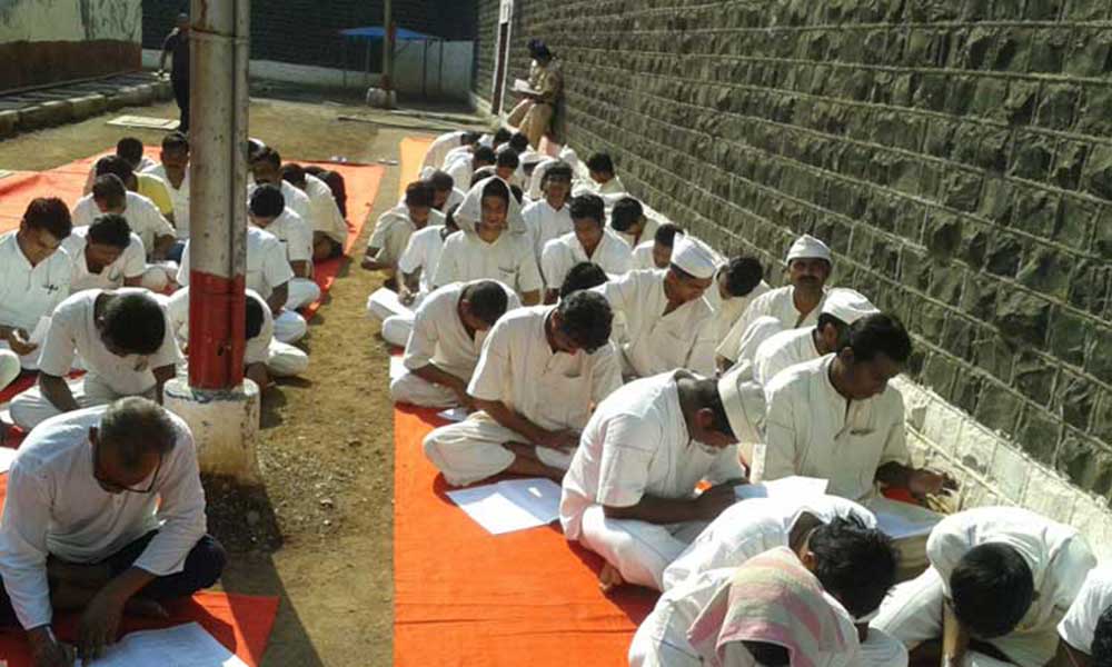 जेलों में मुजरिमों को सुविधाएँ