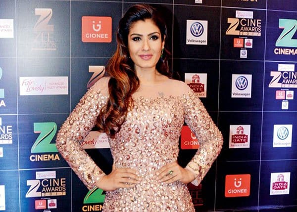 90 के दशक की सूपरहिट अभिनेत्रियों की हॉट लुक