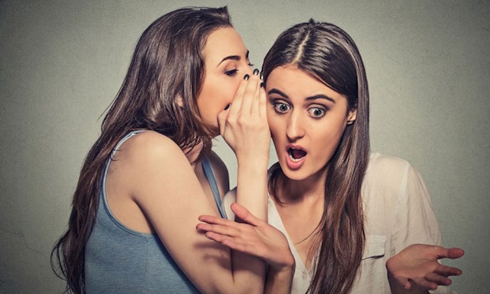 ऑॅफिस के वॉशरूम में लडकियाँ