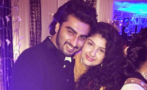 स्टार किड्स जो रहते हैं ऑफ कैमरा