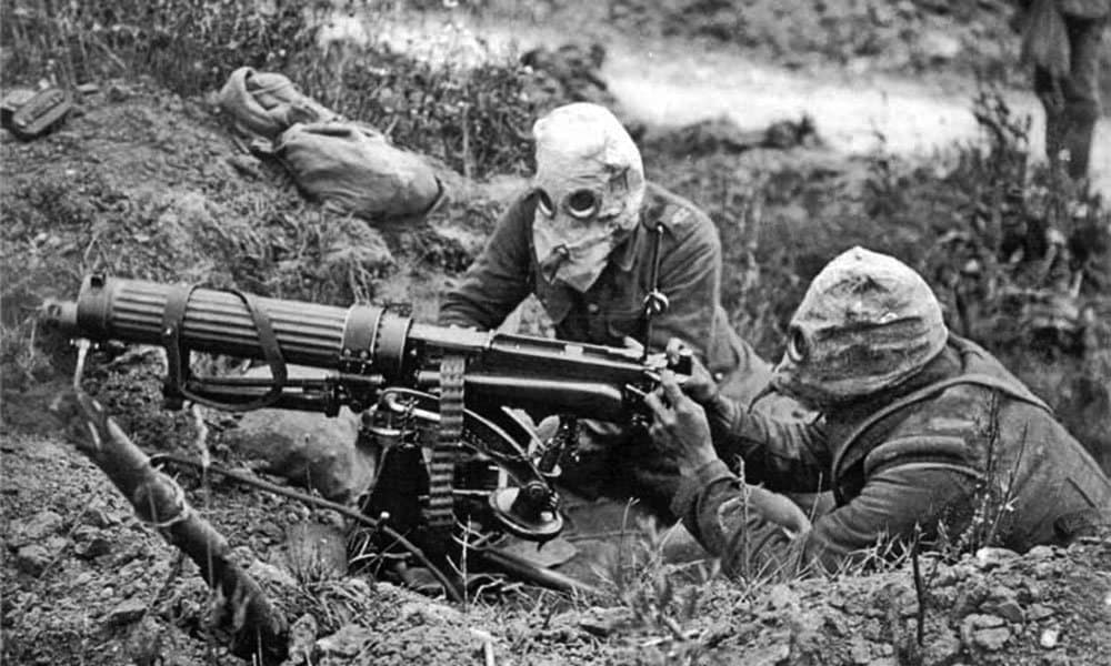 मुंह पर यूरीन से भीगा कपड़ा बांधने को मजबूर