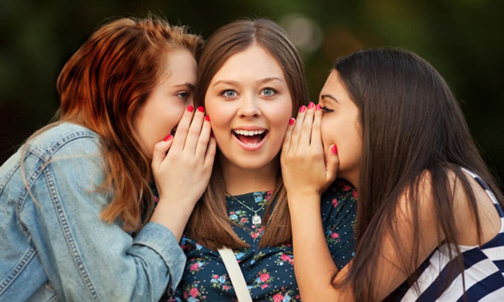 महिलायें बातूनी