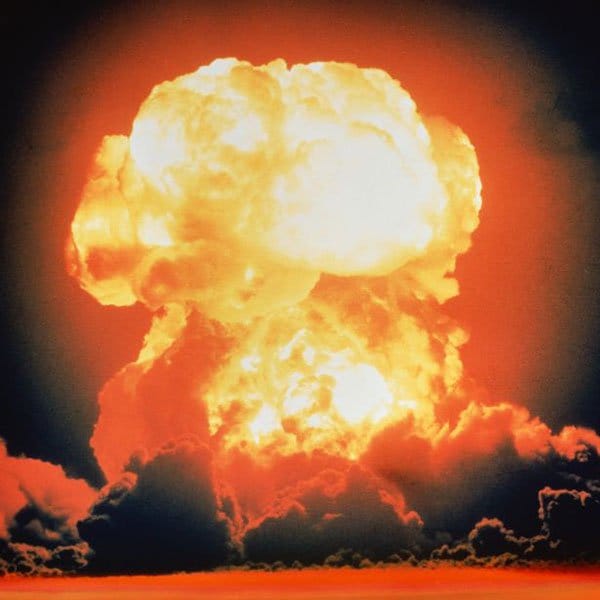 हाइड्रोजन बम और परमाणु बम