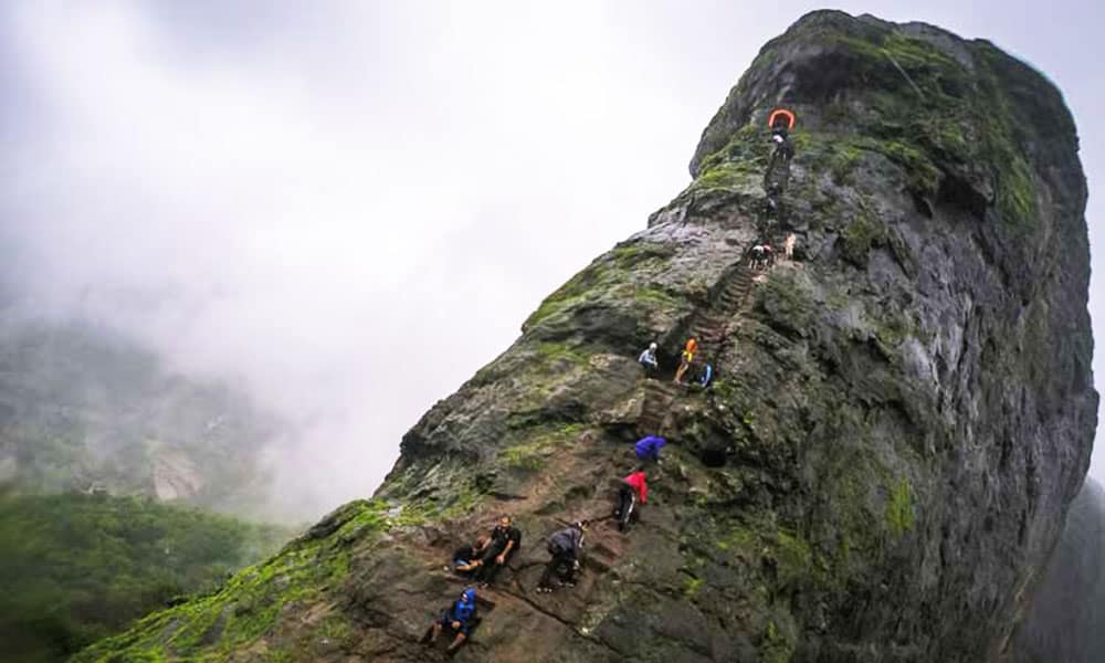 हरिहर किले पर ट्रैकिंग
