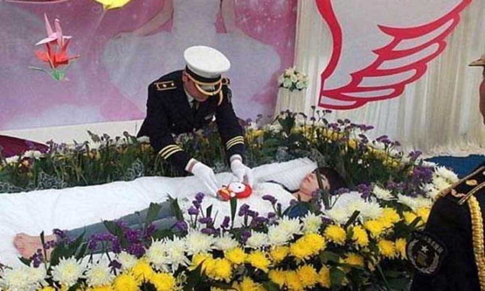 अपने अंतिम संस्कार में