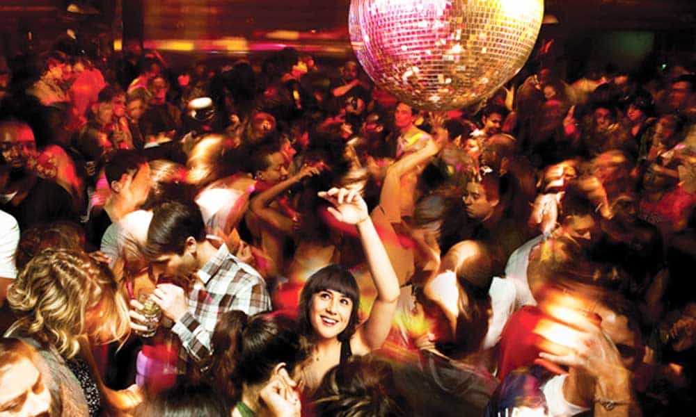 पब में सिंगल एंट्री