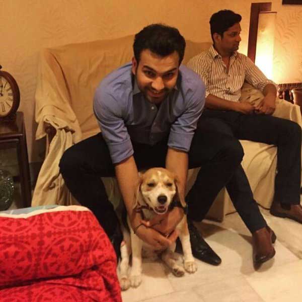 क्रिकेटर्स जिन्हें कुत्तों से बहुत प्यार हैं