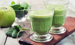 पालक के जूस में शहद मिलाकर पीने के फायदे