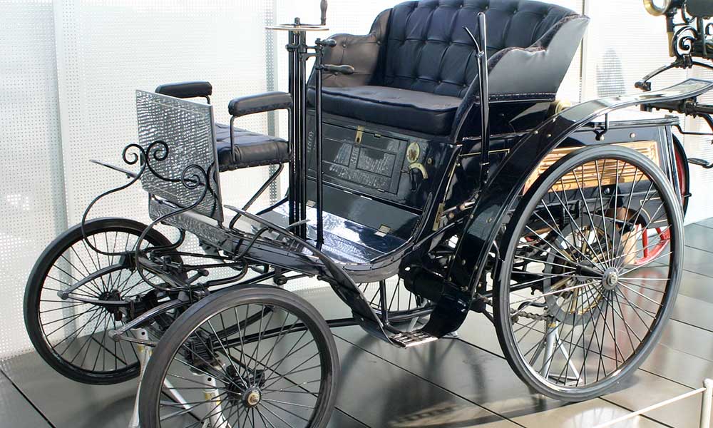 विश्व की पहली मोटर कार