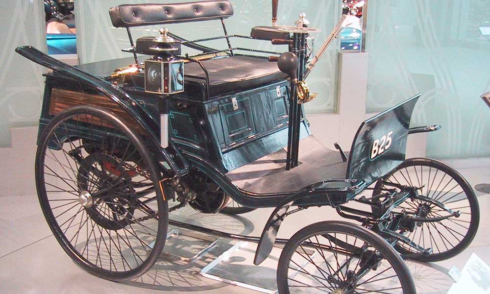 विश्व की पहली मोटर कार