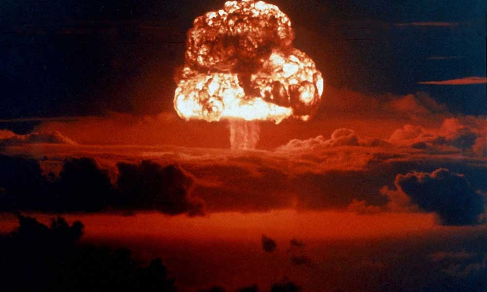 परमाणु बम गिराने का स्मार्ट कोड