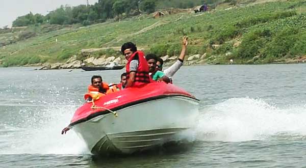 बनारस में गोवा का मजा