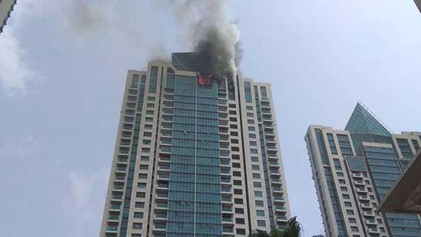 दीपिका पादुकोण के घर में आग