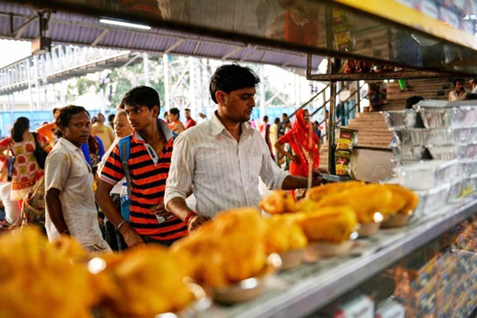 रेलवे स्टेशन का खाना
