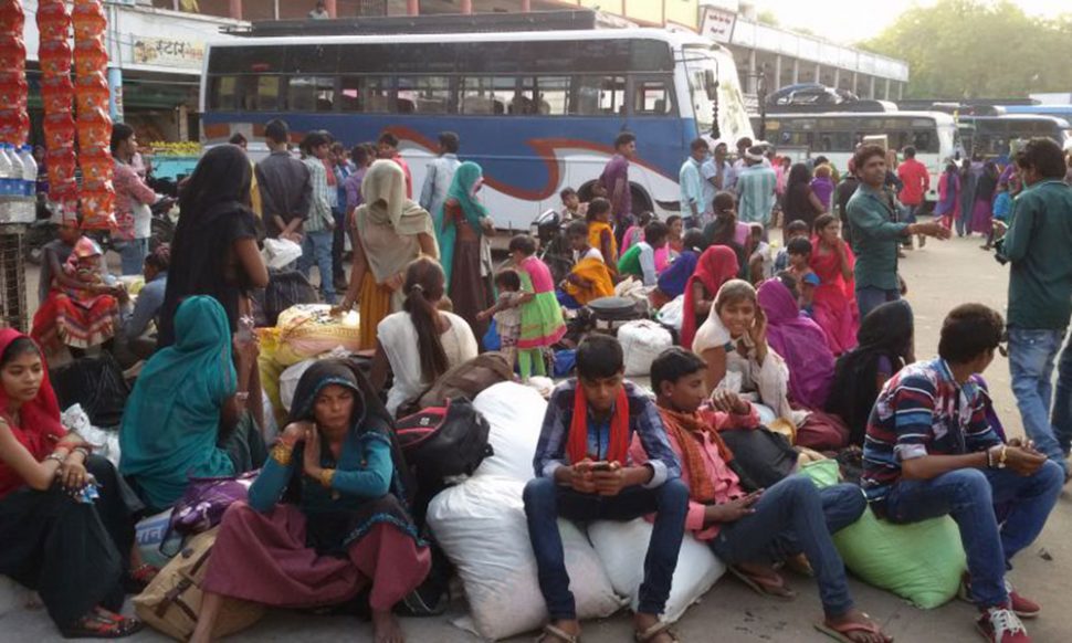 गुजरात से पलायन