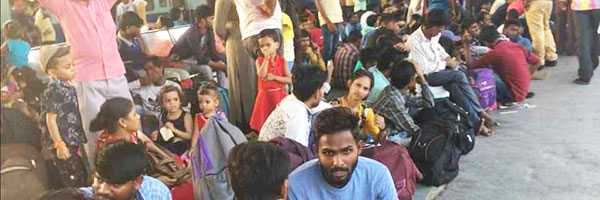 गुजरात से पलायन