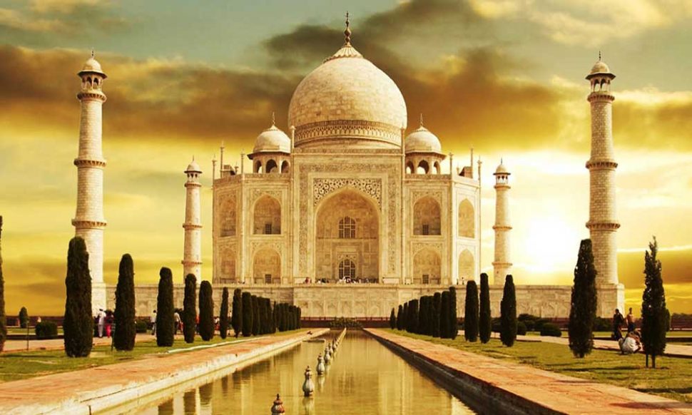 ऐतिहासिक इमारतें