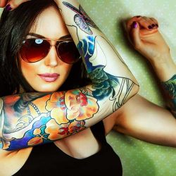 लड़कियों में टैटू की दीवानगी