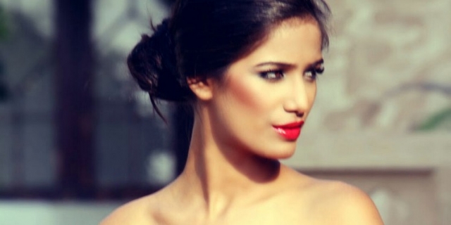 Poonam_Pandey_pic_1067_x_1600