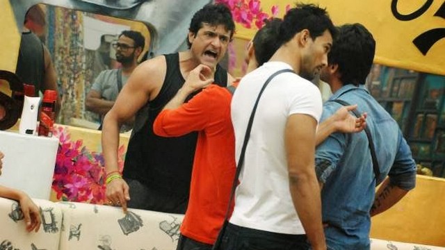 Bigg_Boss_7_Armaan_Kohli_hit_Elli_Avram