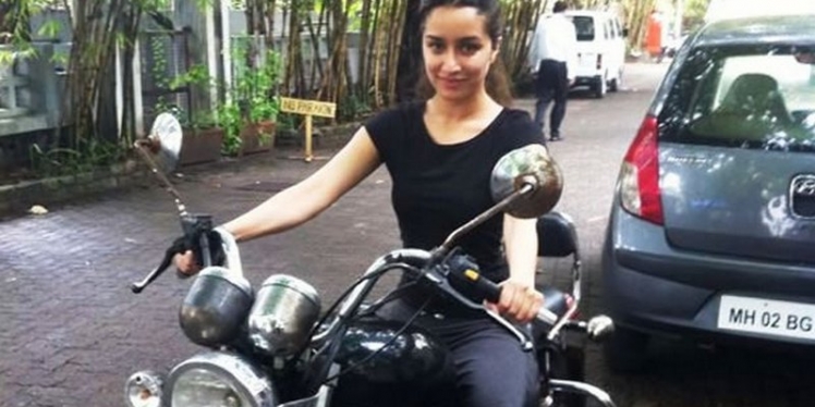 ShraddhaKapoorBike